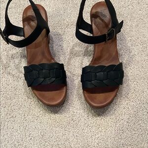 b.o.c. Navy Blue and Brown Woven Sandals